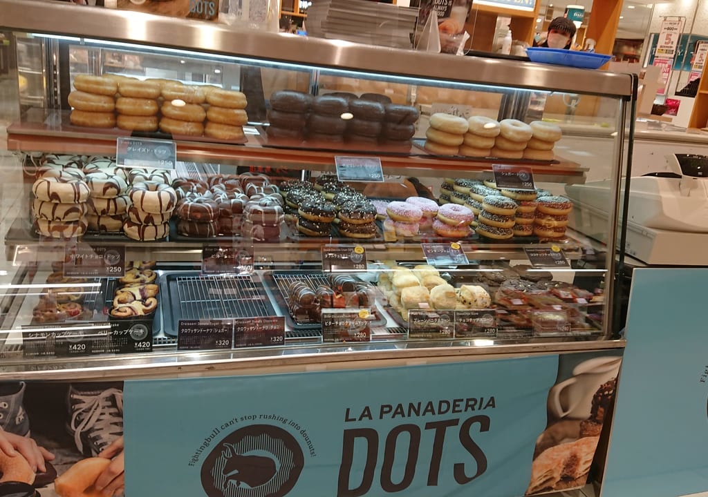 2022年4月の期間限定オープンのLA PANADERIA DOTSにはカラフルで美味しいドーナツが沢山！