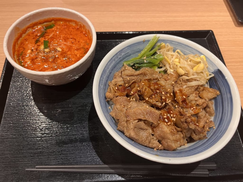2023年10月焼きたてのかるびカルビ丼&ユッケジャンスープ