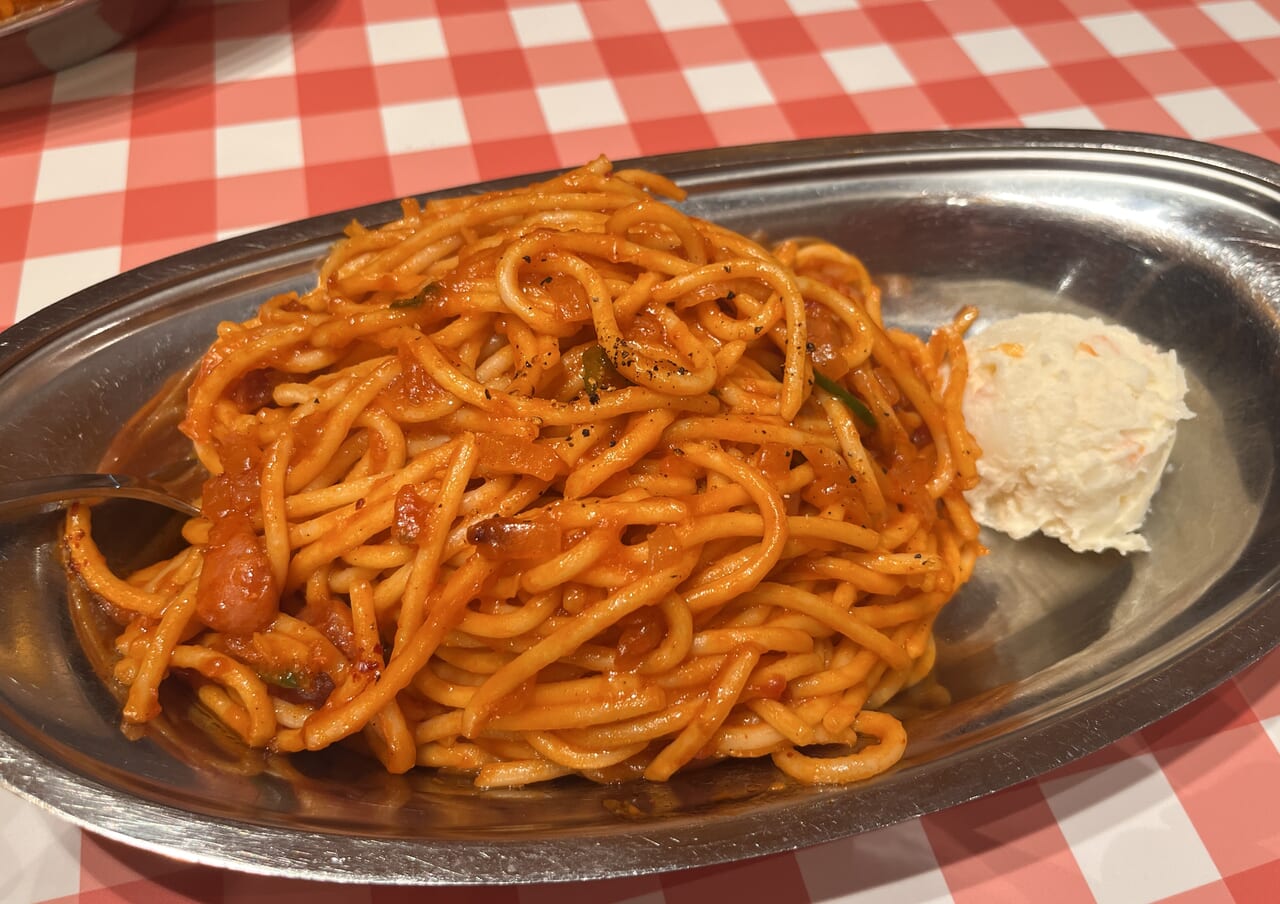 スパゲッティーのパンチョナポリタン