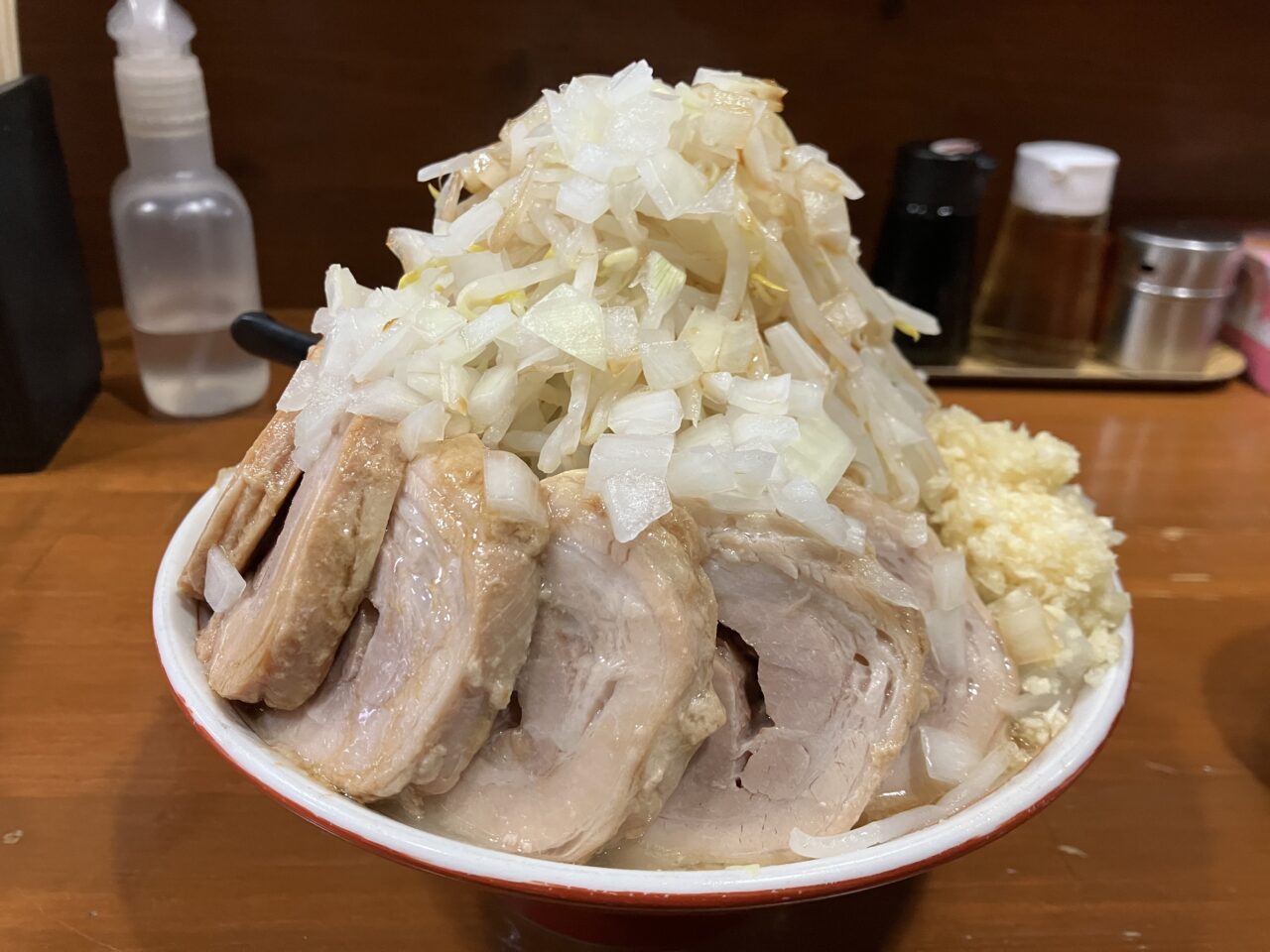 北越谷に二郎系ラーメン顎で喰らえがオープン