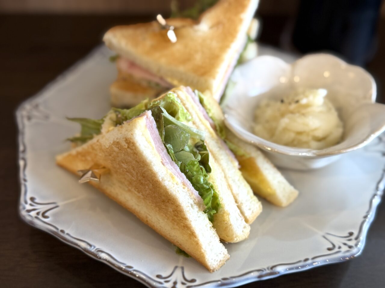 おひとり様専用カフェひとり