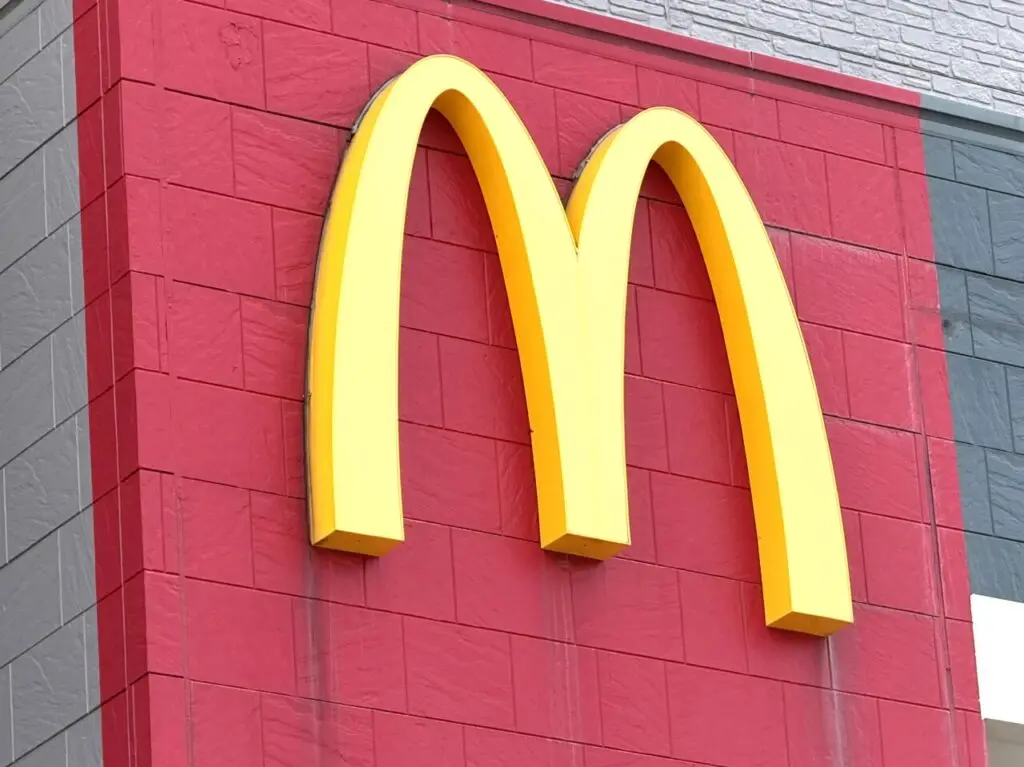 マクドナルド北越谷東急ストア店が休業、閉店、リニューアル